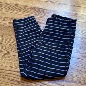 Athleta Chatarunga Capri